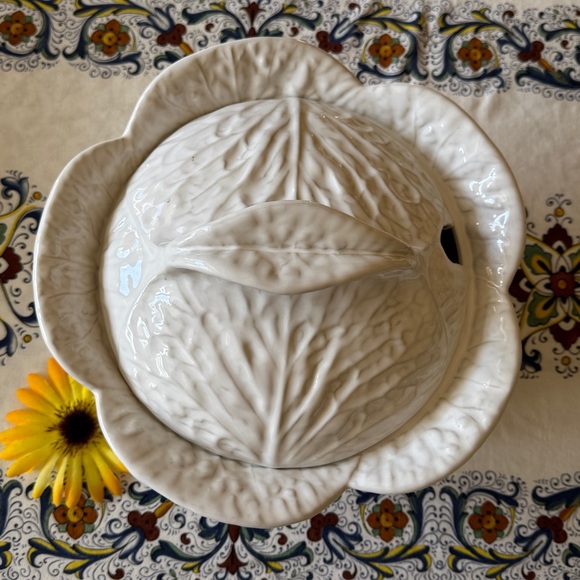 🩷 Cabbage White; Popular Style Ceramic Soup Tureen w/Lid & Ladle; Great Price! - Picture 3 of 13